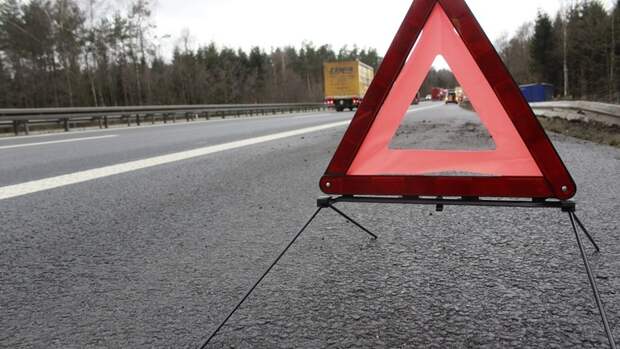 В Тверской области автомобиль задавил дорожного рабочего