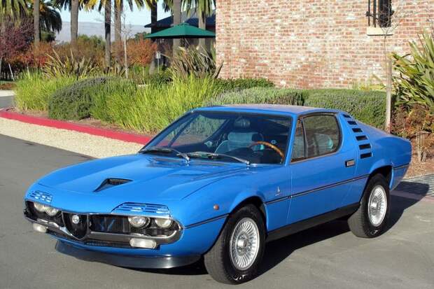 Редкое купе Alfa Romeo Montreal выставили на продажу (74 фото)