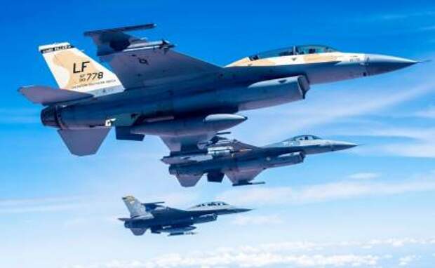 На фото: F-16 Fighting Falcon