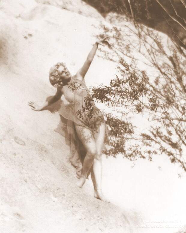 Jean Harlow Taken by Edwin Bower Hesser, 1929 (8).jpg Jean Harlow Taken by Edwin Bower Hesser, 1929 (8).jpg