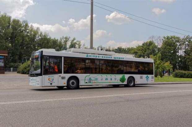 В Украине запустили беспроводные троллейбусы.