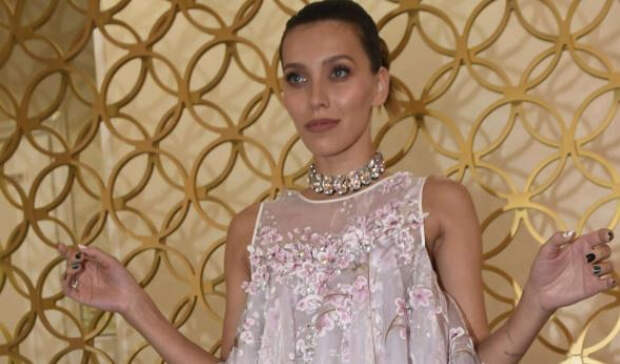 Певица Валерия пожалела беременную телеведущую Регину Тодоренко