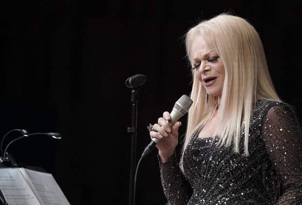 Продажу билетов на большой юбилейный концерт Долиной приостановили