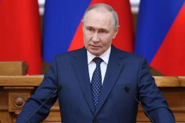 Владимир Путин подписал закон об оплачиваемых больничных и декрета для самозанятых