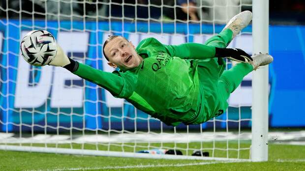 Сафонов — об отраженном пенальти в матче со «Страсбуром»: «Это моя работа, я должен их отбивать»