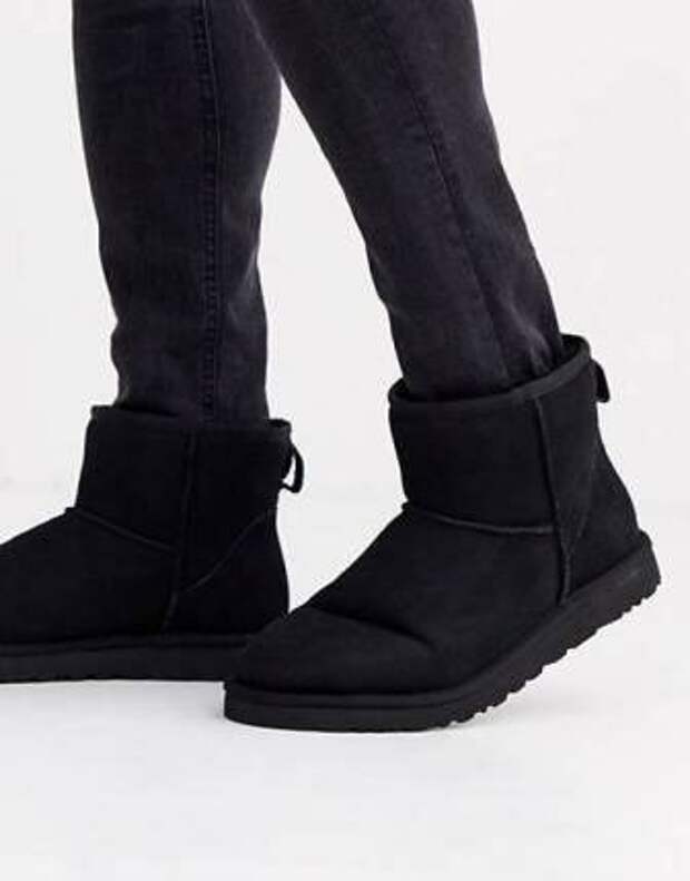 С чем носить UGG Classic Mini Black