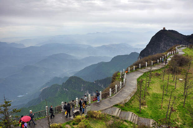 Эмей-Шань (Эмейшань, Mount Emei)