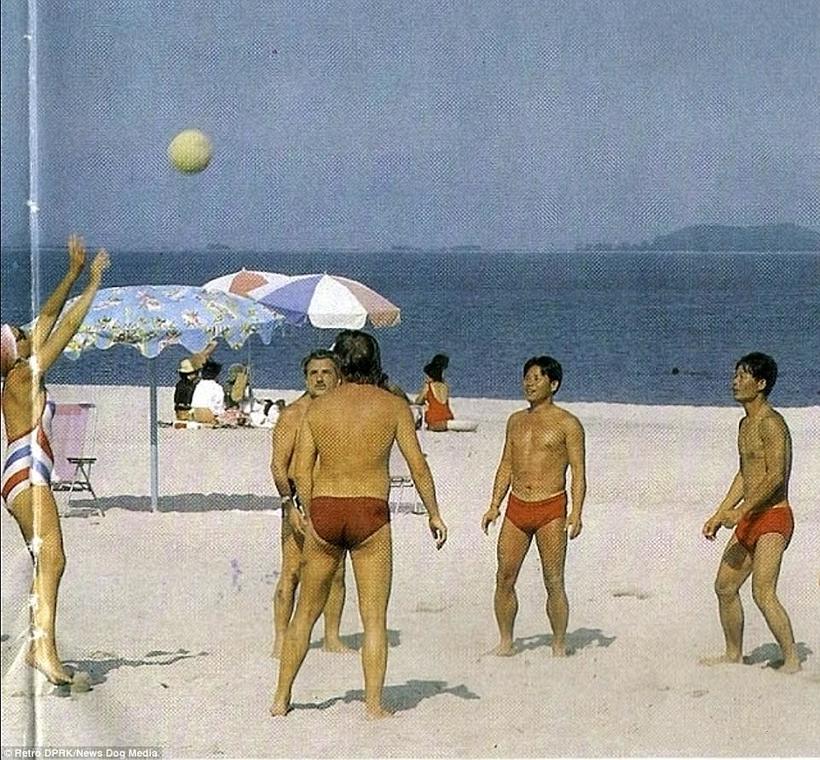 Блог - Для туристов здесь рай: как выглядела Северная Корея тридцать лет назад Для туристов здесь рай: как выглядела Северная Корея тридцать лет назад