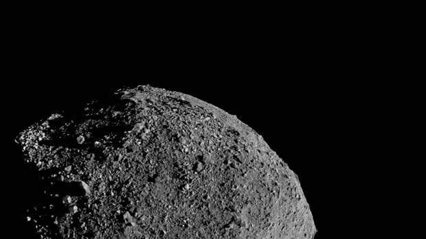 На астероиде Бенну ученые заметили следы потоков воды