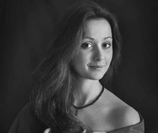 Актриса Ольга Кабо опубликовала свое фото, снятое в юности