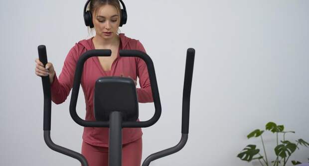 Тренер дала советы, как безопасно вернуться к спорту после родов