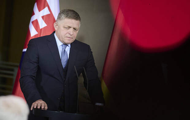 Фицо: Словацких солдат не будет на Украине