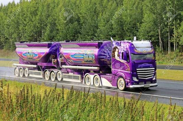 Тюнингованный Mercedes-Benz Actros „Lowrider“, который продолжает перевозить грузы mercedes, авто, автомобили, автотюнинг, грузовик, тюнинг, тягач, фура