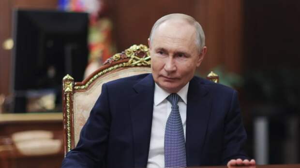 Путин поручил расширить программу гуманитарных миссий за рубежом