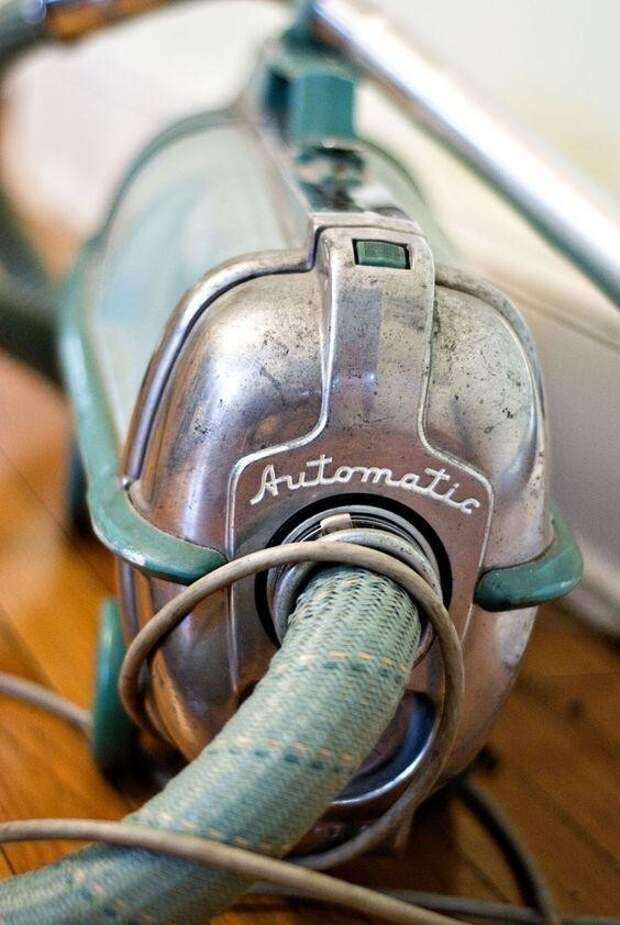 После того, как фирма Electrolux  оснастила пылесосы вентилятором, они стали на 14 легче