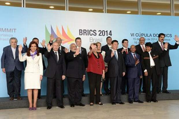 Участники встречи лидеров БРИКС с главами южноамериканских государств.