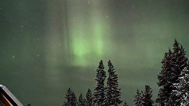 Северное сияние осветило уральское небо