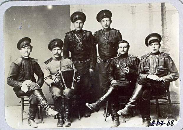 Спишем, пожалуй, опять на молодость портретируемых