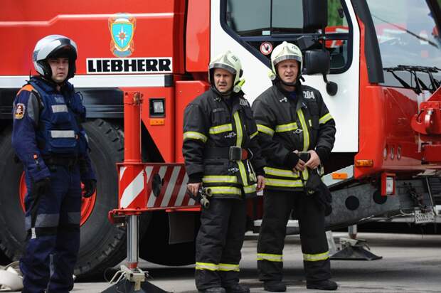 Большая часть пожаров происходит в жилых зданиях из-за неосторожного обращения с огнем /M24.ru