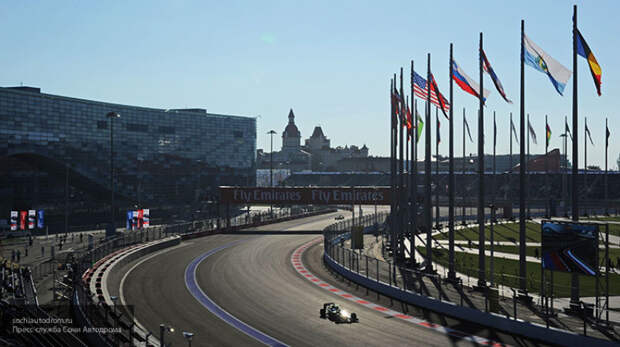 Путин прибыл в Сочи понаблюдать за гонками "Формулы-1"