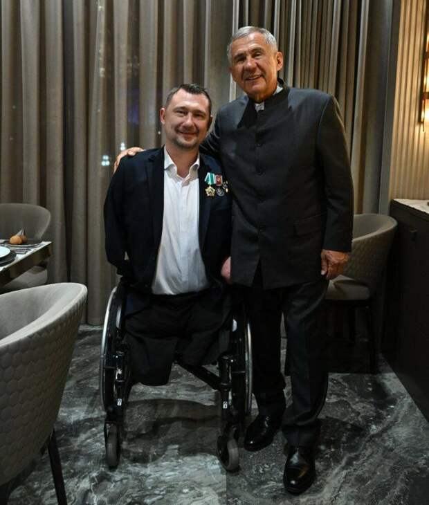 «Удивительной воли человек!»: Рустам Минниханов пообщался с паралимпийцем Алексеем Талаем