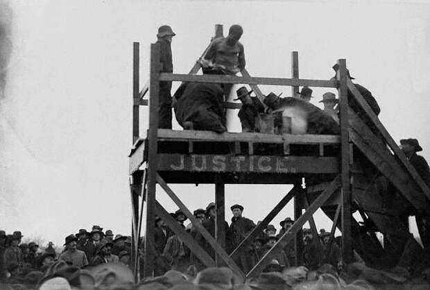 1893, Paris, Texas, USA . Henry Smith lynching