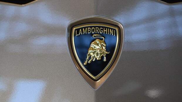 Lamborghini выпустила виниловый проигрыватель и пластинки