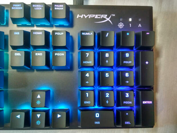 Обзор игровой клавиатуры HyperX Alloy FPS RGB, которая светится 16 миллионами (!!!) разных цветов и стоит 9500 рублей