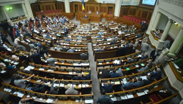 Верховная рада утвердила указ Петра Порошенко. В Украине объявлена частичная мобилизация