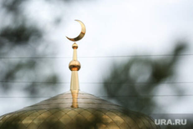мусльманский праздник Ураза-байрам. Сургут, мечеть, полумесяц, ислам, конфессия, религия