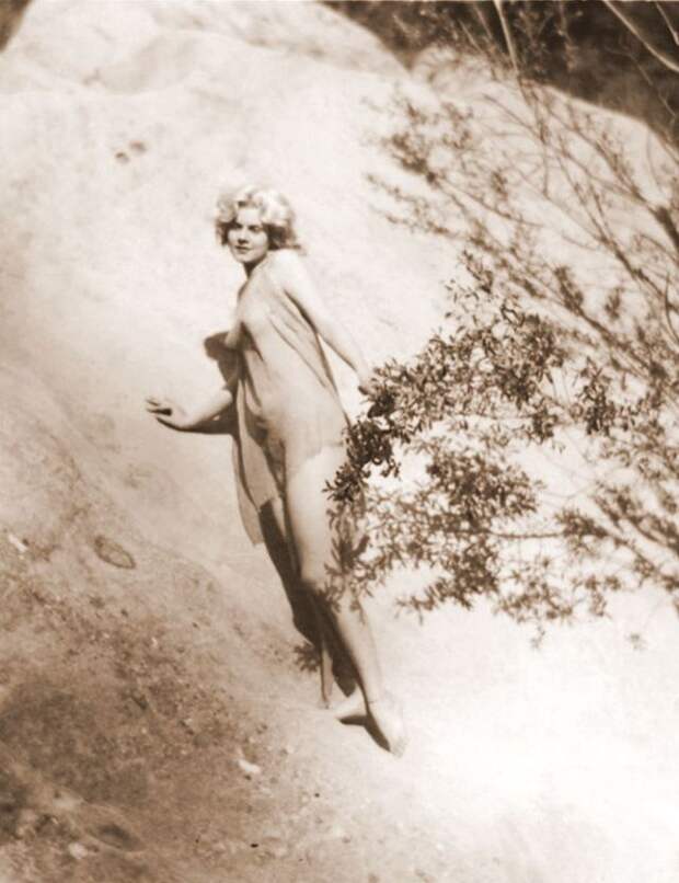 Jean Harlow Taken by Edwin Bower Hesser, 1929 (3).jpg Jean Harlow Taken by Edwin Bower Hesser, 1929 (3).jpg