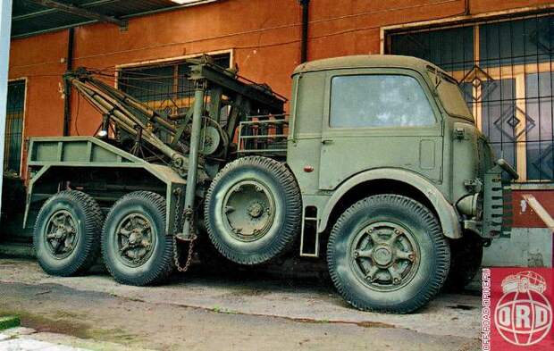 Эвакуатор Fiat Dovunque TP50 был создан в 1950 году на основе модели 1941 года (6 цил., 10,2 л, 110 л.с., дизель, 6х6).