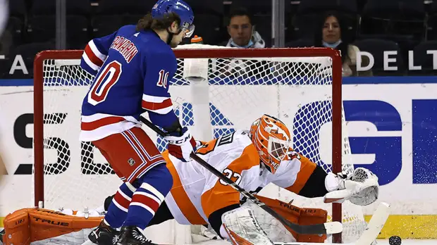 Шайба Панарина не спасла «Рейнджерс» от поражения в матче НХЛ с «Филадельфией»