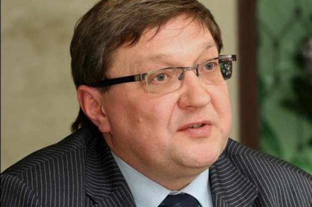 Суслов: Мир начинает готовиться к горячей войне