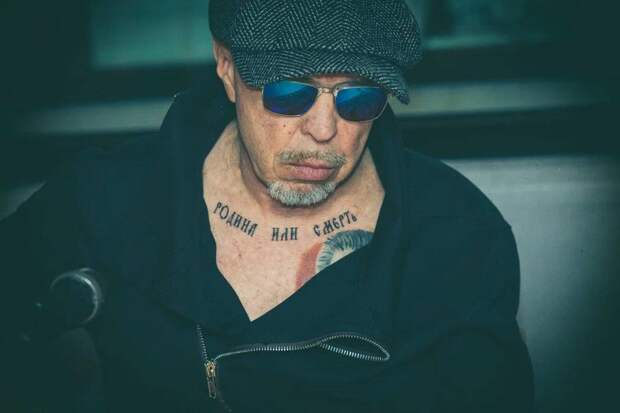 "Да плевать я хотел!"Легендарный бунтарь Сукачёв послал "остальной мир" и пообещал, что Россия прирастет землями