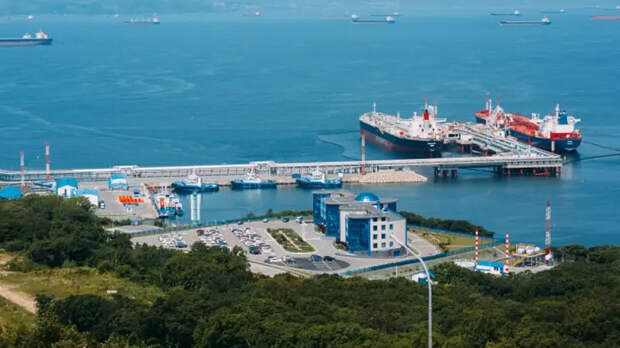 Танкеры у берегов Венесуэлы массово поднимают флаги РФ, чтобы избежать захвата