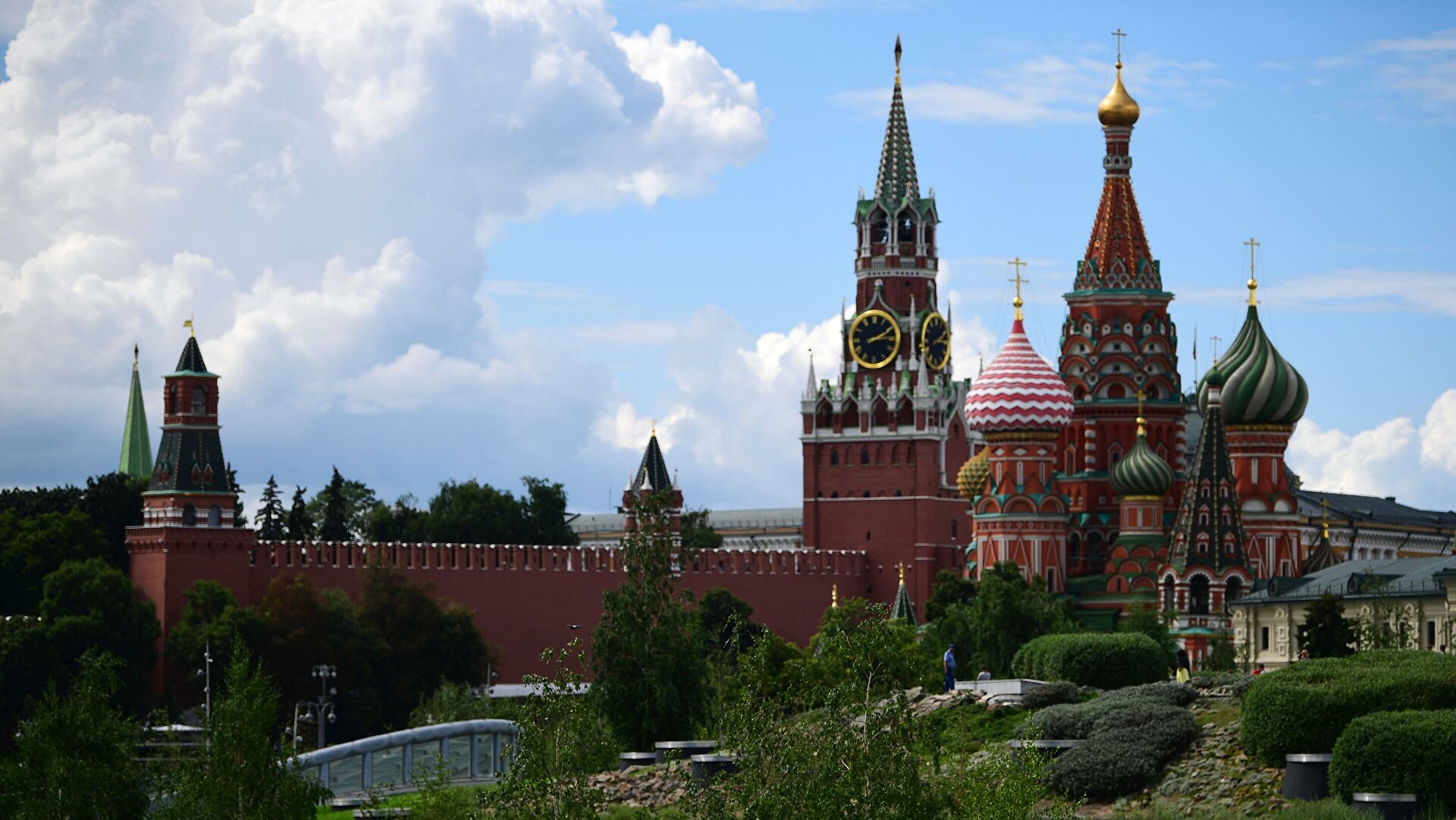 Председатель COP26 прибыл в Москву 