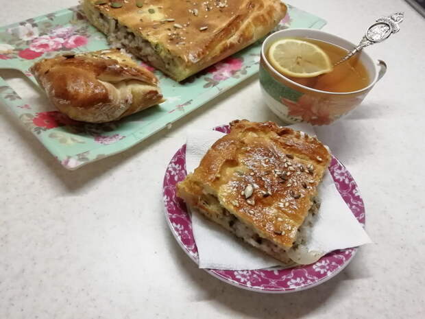Простой рыбный пирог с рисом