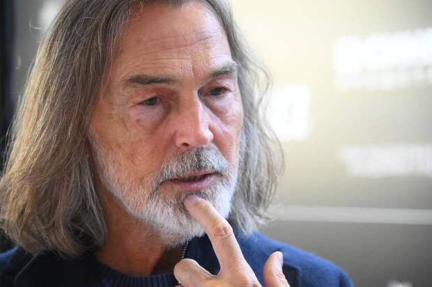 Никас Сафронов пожаловался на необходимость кормить семью