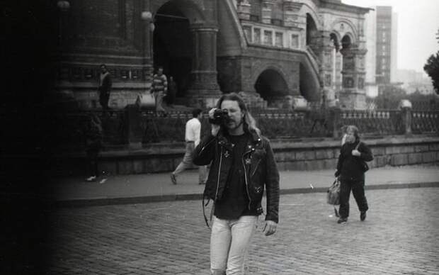 Metallica гуляет по Москве перед концертом в Тушино 1991 год