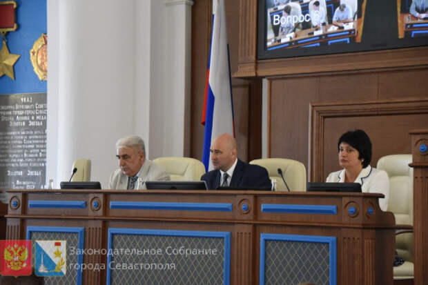 Севастопольские депутаты вновь отказались от зарплаты