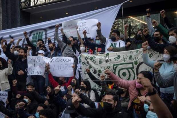 MÉXICO EDUCACIÓN - Gobierno mexicano suspende tomar el control de un centro educativo en huelga