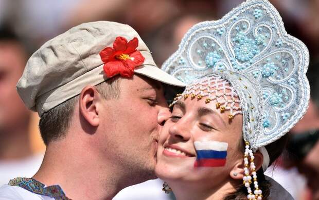 Картинки по запросу счастливые россияне