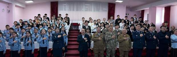 В Мангистау прошла встреча ветеранов Афганской войны с юными полицейскими