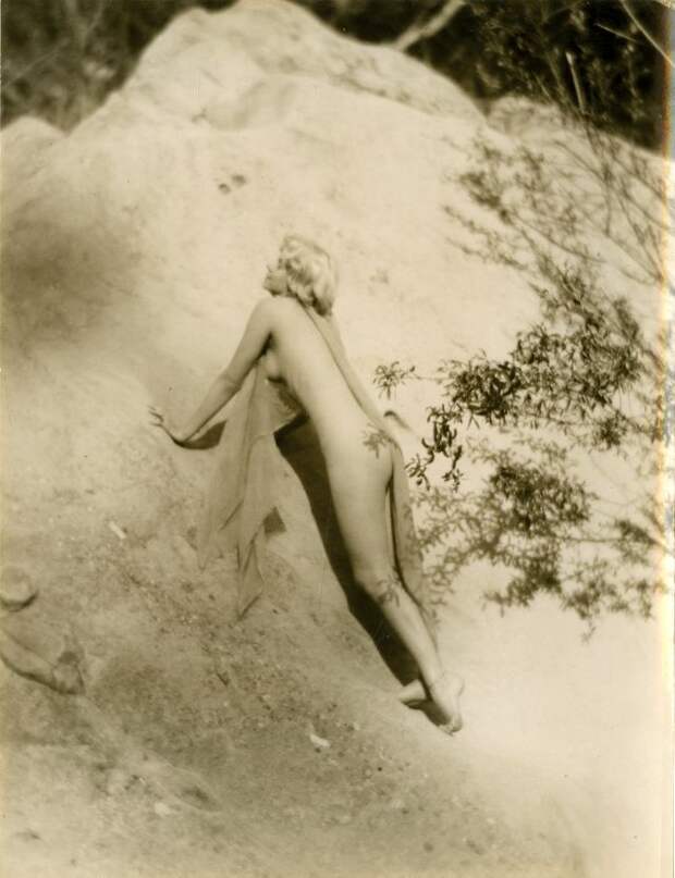 Jean Harlow Taken by Edwin Bower Hesser, 1929 (26).jpg