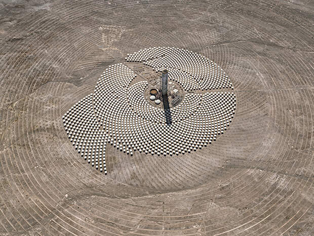 Солнечные батареи - проект Cerro Dominador в пустыне Атакама, 2017. 