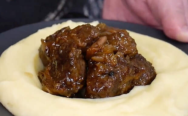 Тушенка из говядины. Получается нежнее нежного даже из самого недорогого мяса
