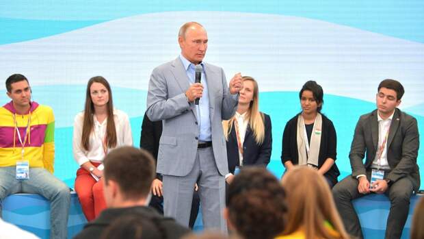 Путин рассказал, кому доверил бы мир