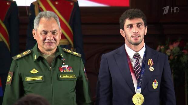 Шойгу присвоил очередные воинские звания и вручил награды спортсменам-олимпийцам ЦСКА