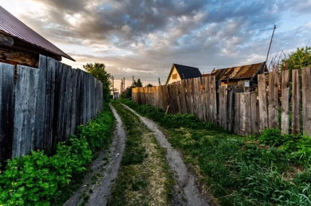 Юрист Хорошилов пояснил, за что на даче могут заставить снести дом или баню